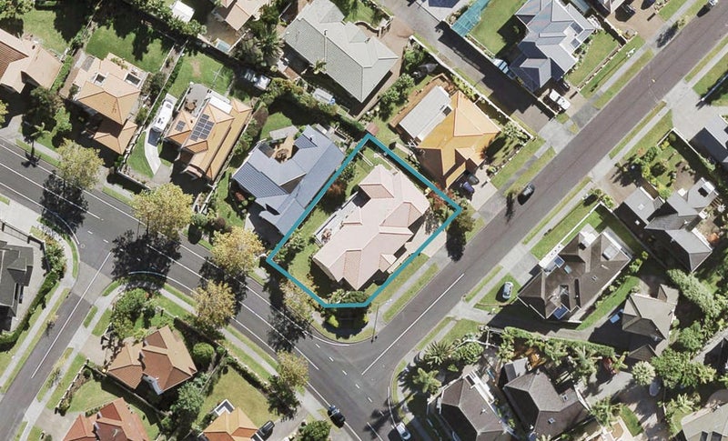 2 Seacrest Drive, West Harbour, Auckland - Carousel 1