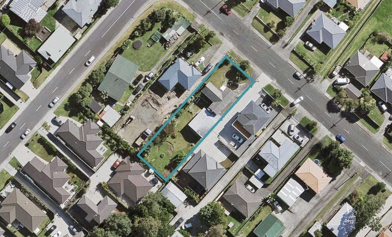 63 Awaroa Road, Sunnyvale, Auckland - Carousel 1