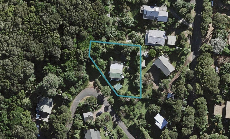 4 Valley Road, Omiha, Waiheke Island - Carousel 1