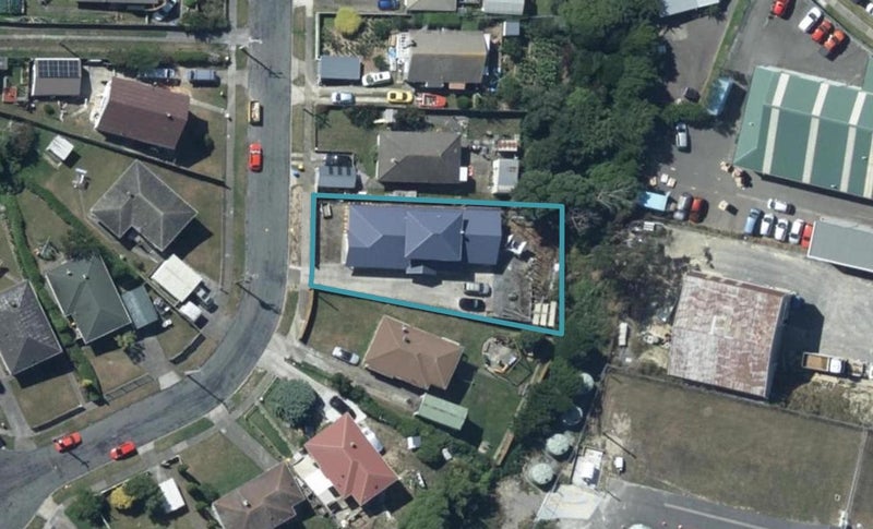9 Aparangi Crescent, Elsdon, Porirua - Carousel 1