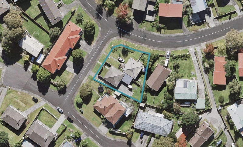 2/1 Longbill Place, Glendene, Auckland - Carousel 1