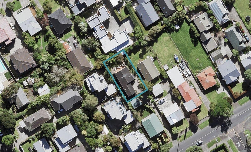 237A Meola Road, Point Chevalier, Auckland - Carousel 1