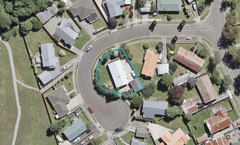 3 Tulsa Grove, Totara Park, Upper Hutt - Carousel 1