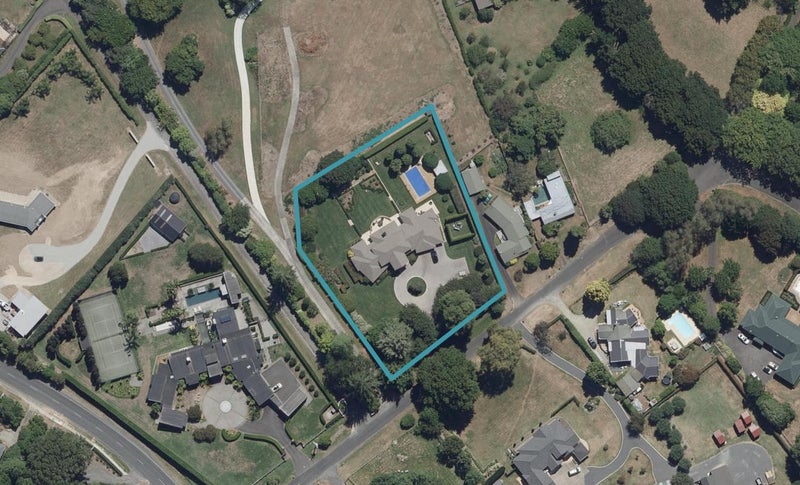 11 Dalbeth Place, Matangi, Hamilton - Carousel 1