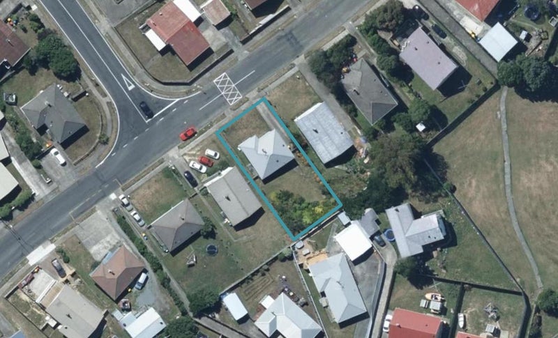 12 Desert Gold Street, Ascot Park, Porirua - Carousel 1