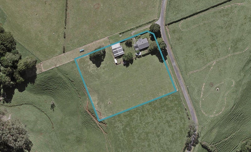 150 Cowling Road, Hurdon, New Plymouth - Carousel 1