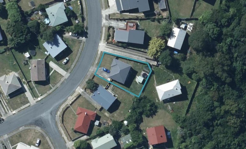 15 Beauzami Crescent, Ascot Park, Porirua - Carousel 1
