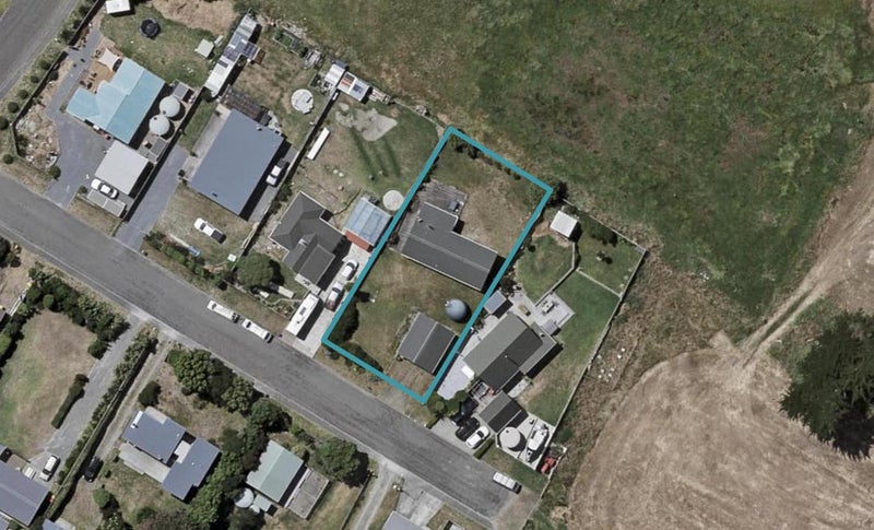 8 Brendan Drive, Te Horo Beach - Carousel 1