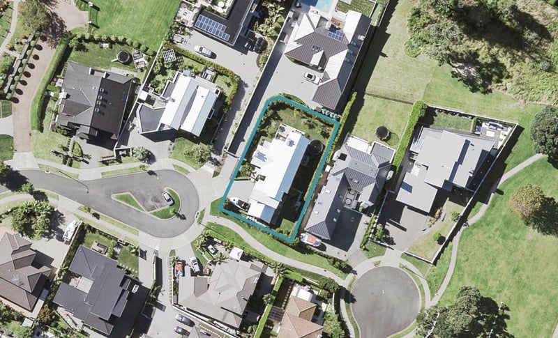 44 Oceania Place, Mellons Bay, Auckland - Carousel 1