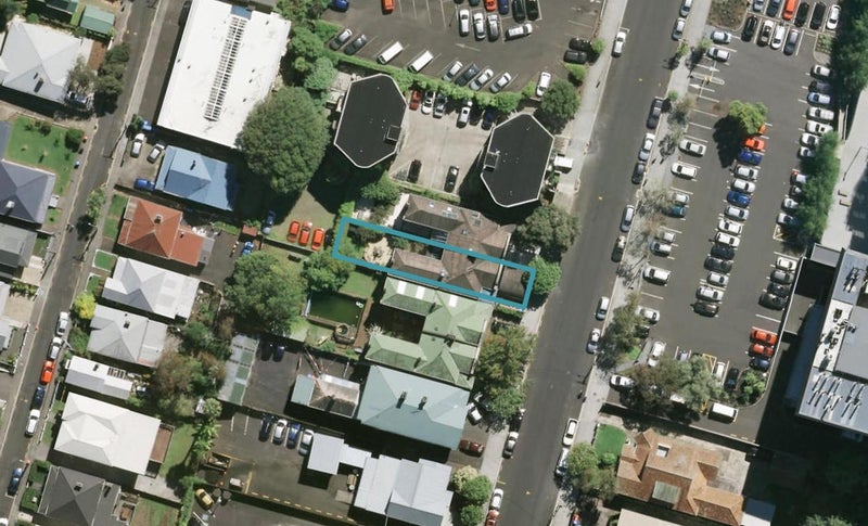 16 Park Avenue, Grafton, Auckland - Carousel 1