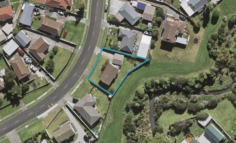 61 Archboyd Avenue, Mangere East, Auckland - Carousel 1