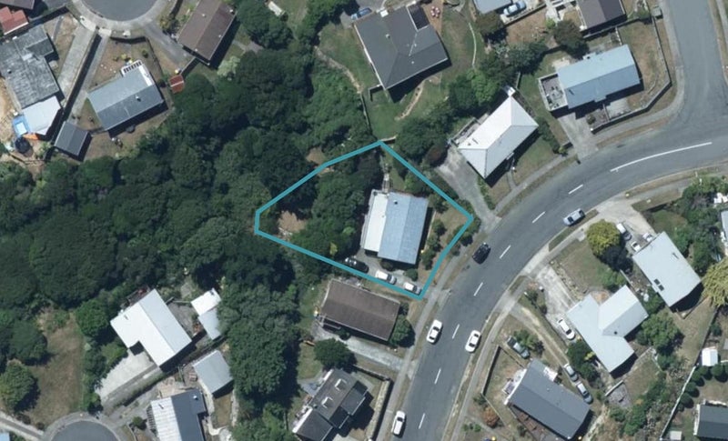 15 Adventure Drive, Whitby, Porirua - Carousel 1