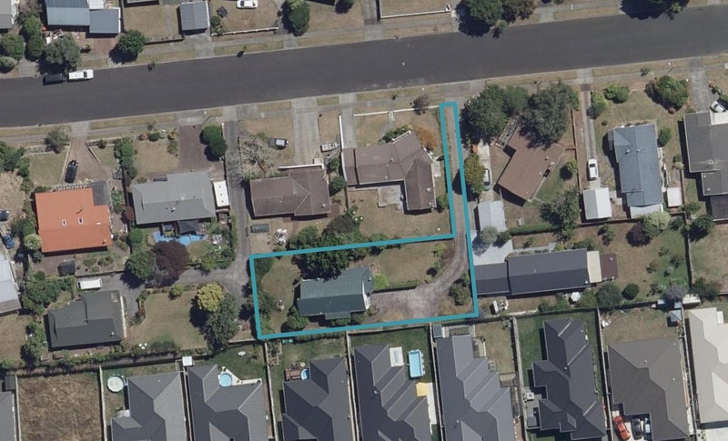 99 Amanda Avenue, Dinsdale, Hamilton - Carousel 1