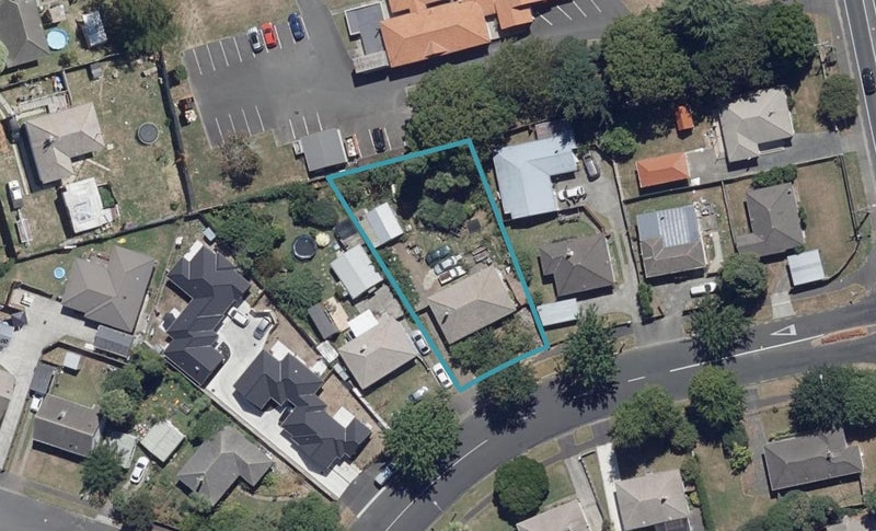 127 Holland Road, Fairfield, Hamilton - Carousel 1