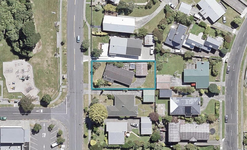 170 Dowse Drive, Maungaraki, Lower Hutt - Carousel 1