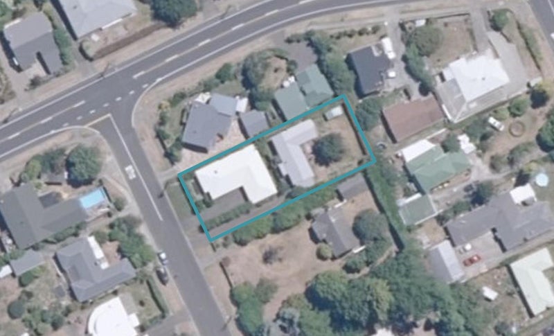 2/4 Sunset Street, Hilltop, Taupō - Carousel 1