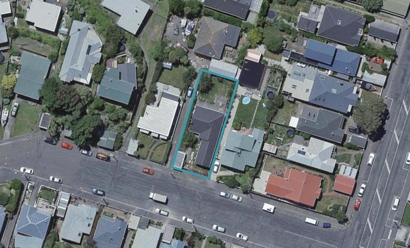 8 Ribble Street, Island Bay, Wellington - Carousel 1