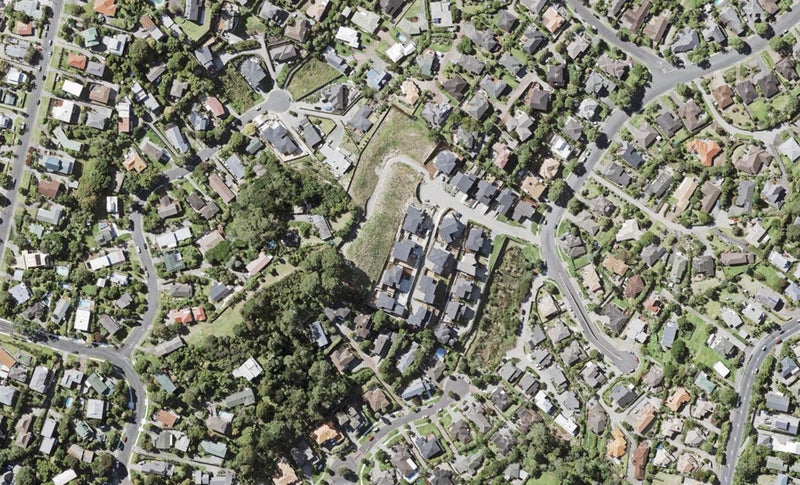 95 Bayside Drive, Browns Bay, Auckland - Carousel 1