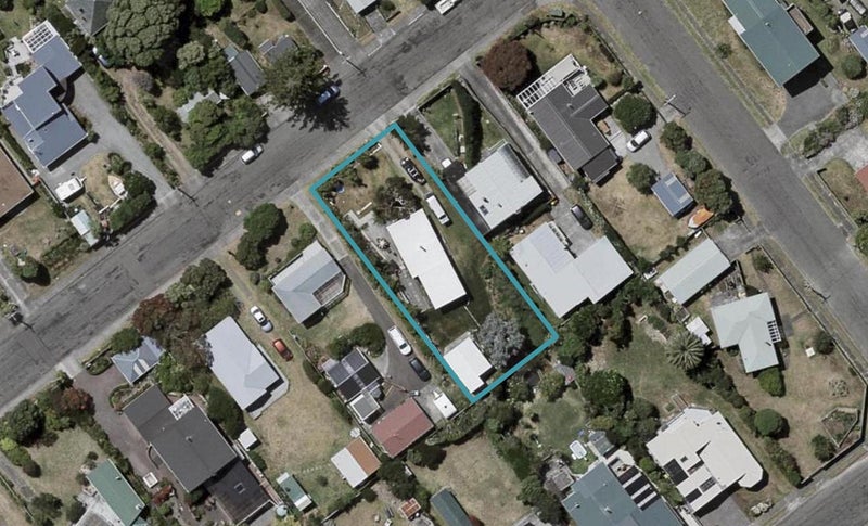 16 Titoki Road, Waikanae Beach, Waikanae - Carousel 1