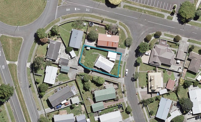 4 Laredo Grove, Totara Park, Upper Hutt - Carousel 1