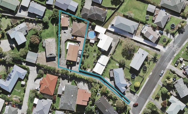 0 , Te Atatu South - Carousel 1