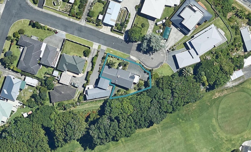 7 Acklam Avenue, Otumoetai, Tauranga - Carousel 1