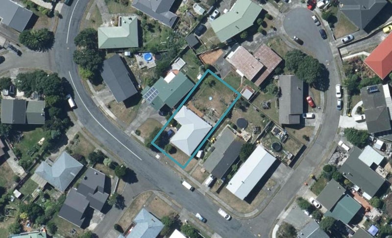 49 Ernest Street, Ranui, Porirua - Carousel 1