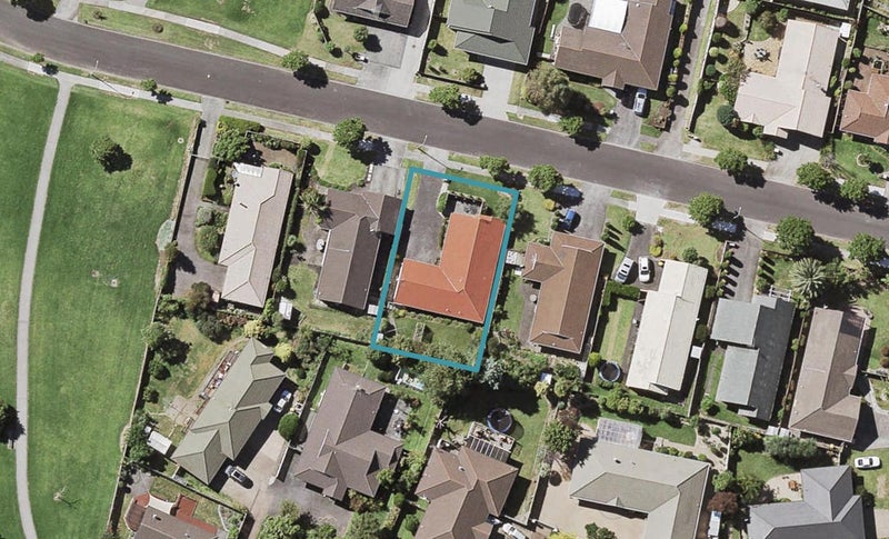 10 West Fairway, Golflands, Auckland - Carousel 1