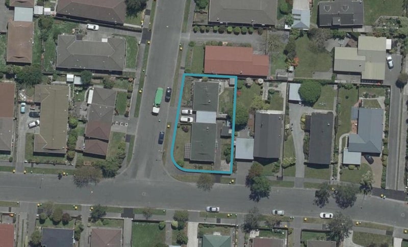 2/2 James Condon Place, Redwood, Christchurch - Carousel 1