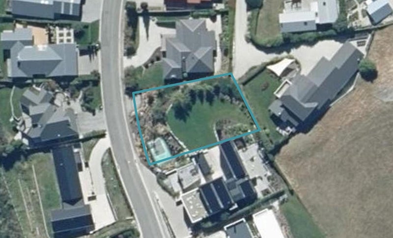 5 Garland Terrace, Kelvin Heights, Queenstown - Carousel 1