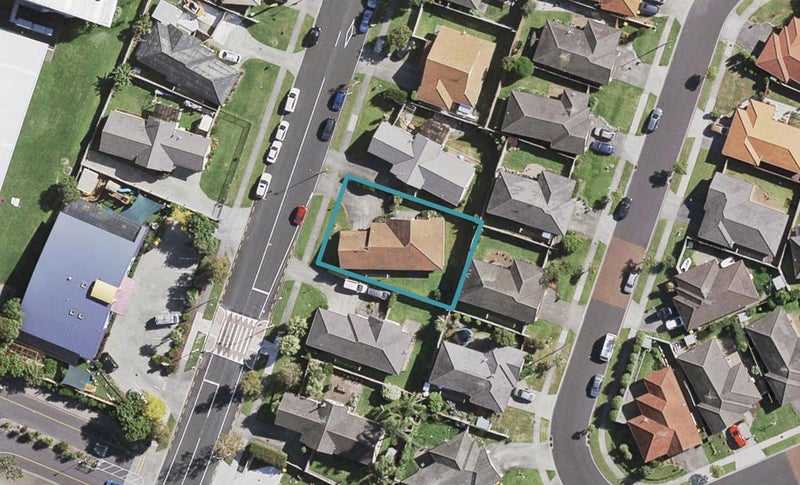 65 Riverton Drive, Randwick Park, Auckland - Carousel 1