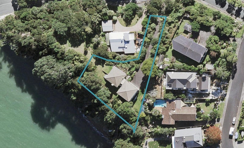 130 Island Bay Road, Beach Haven, Auckland - Carousel 1