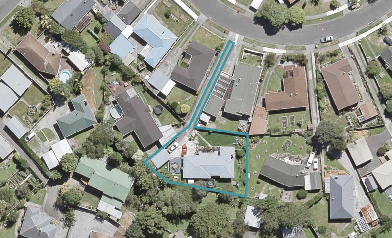 9 Burns Grove, Trentham, Upper Hutt - Carousel 1