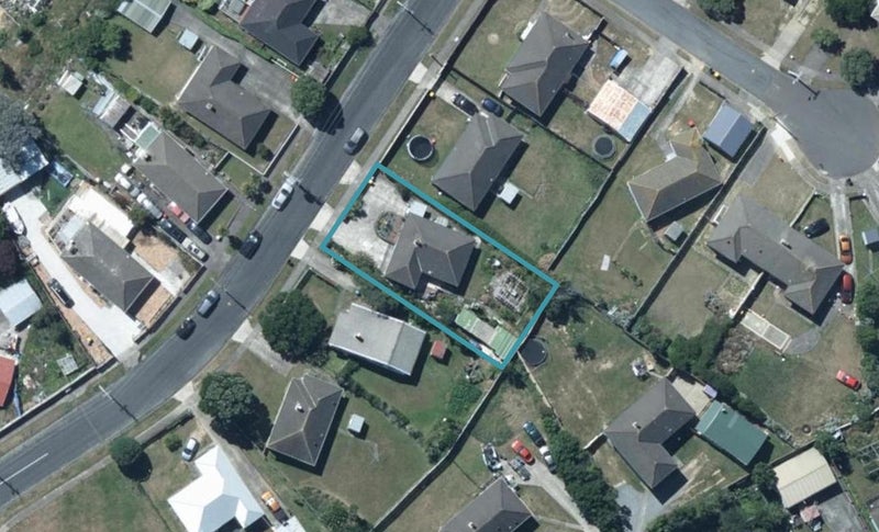 10 Astrolabe Street, Cannons Creek, Porirua - Carousel 1