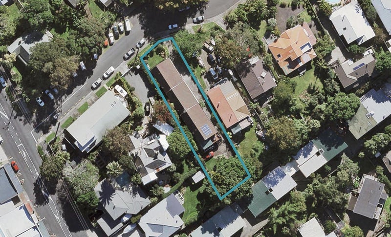 3/5 Glade Place, Birkenhead, Auckland - Carousel 1