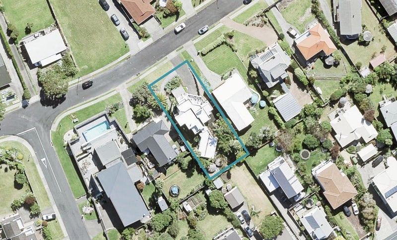 55 Pacific Parade, Army Bay, Whangaparaoa - Carousel 1