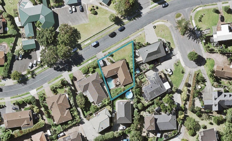 12 Sunnyview Avenue, Shelly Park, Auckland - Carousel 1