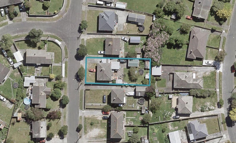 14 Compton Crescent, Taita, Lower Hutt - Carousel 1