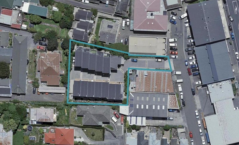 13/11 Gordon Place, Newtown, Wellington - Carousel 1