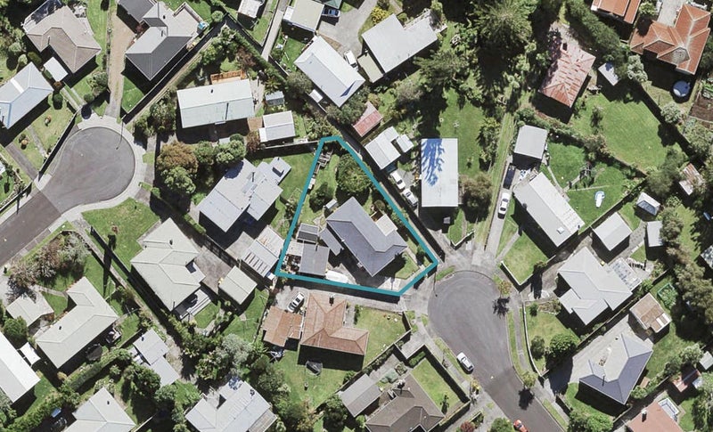 6 Denyer Place, New Lynn, Auckland - Carousel 1