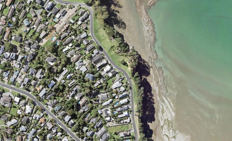 36 Marine Parade, Mellons Bay, Auckland - Carousel 1