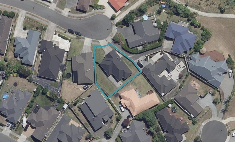 16 Santiago Place, Flagstaff, Hamilton - Carousel 1