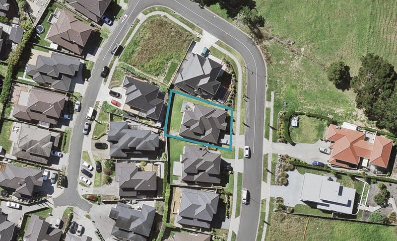 3 Ravello Rise, Flat Bush, Auckland - Carousel 1