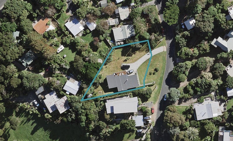 5 Bay Road, Ostend, Waiheke Island - Carousel 1