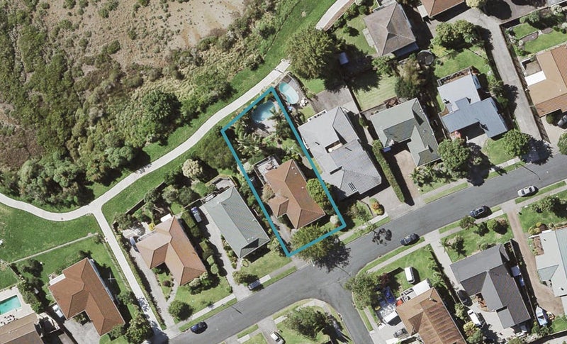 44 Galloway Crescent, Farm Cove, Auckland - Carousel 1