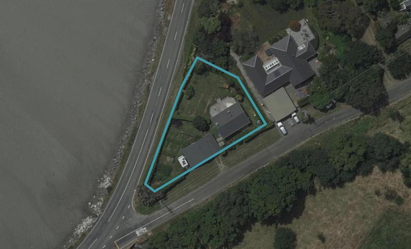 518 Marine Drive, Charteris Bay, Lyttelton - Carousel 1
