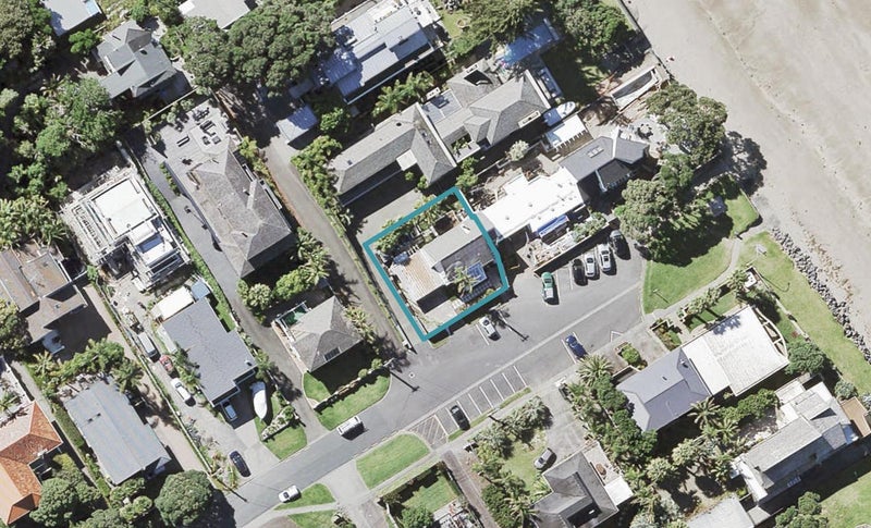 20 The Esplanade, Campbells Bay, Auckland - Carousel 1