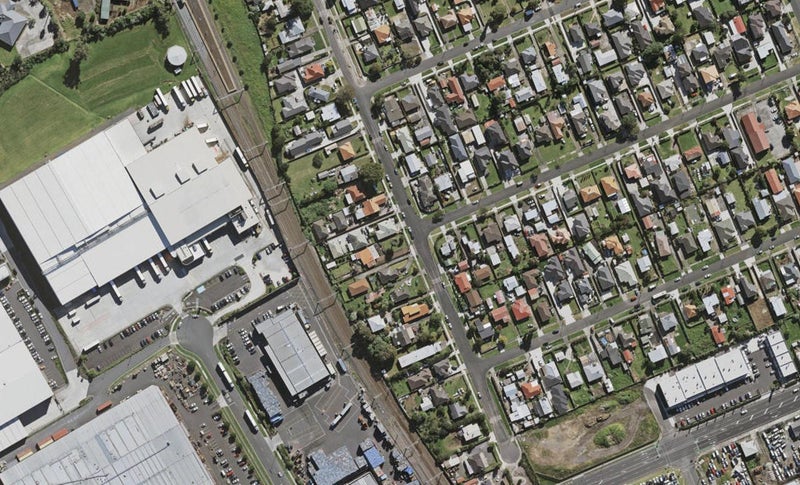 39 Clendon Avenue, Papatoetoe, Auckland - Carousel 1