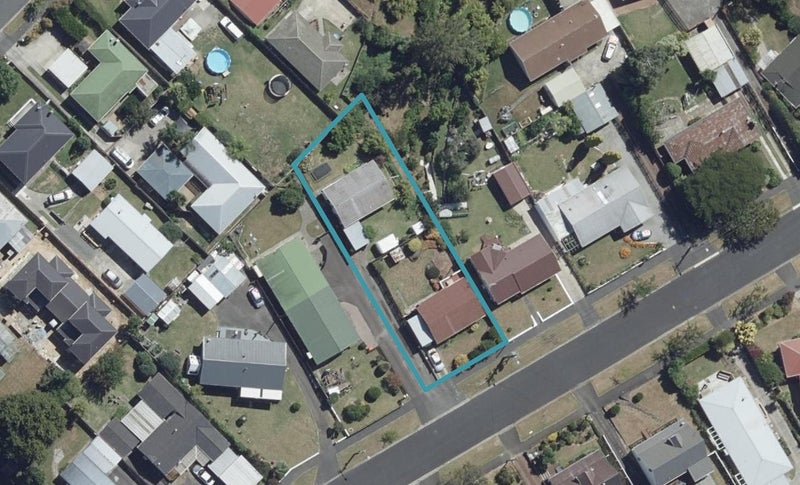 15A Lewis Street, Glenview, Hamilton - Carousel 1