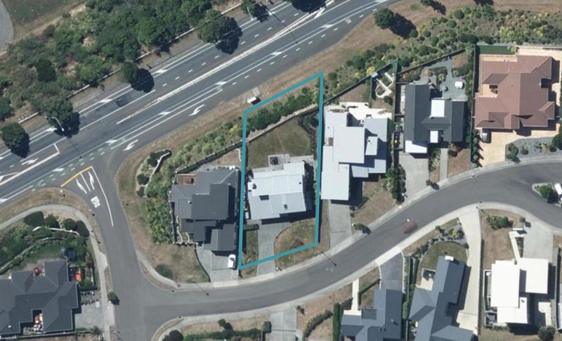 3 Hollyford Place, Aotea, Porirua - Carousel 1